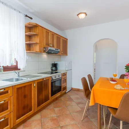 Mediterranes Nur 200 Meter Zum Mit Pool, Grillbereich, Privater Terrasse, Wifi *